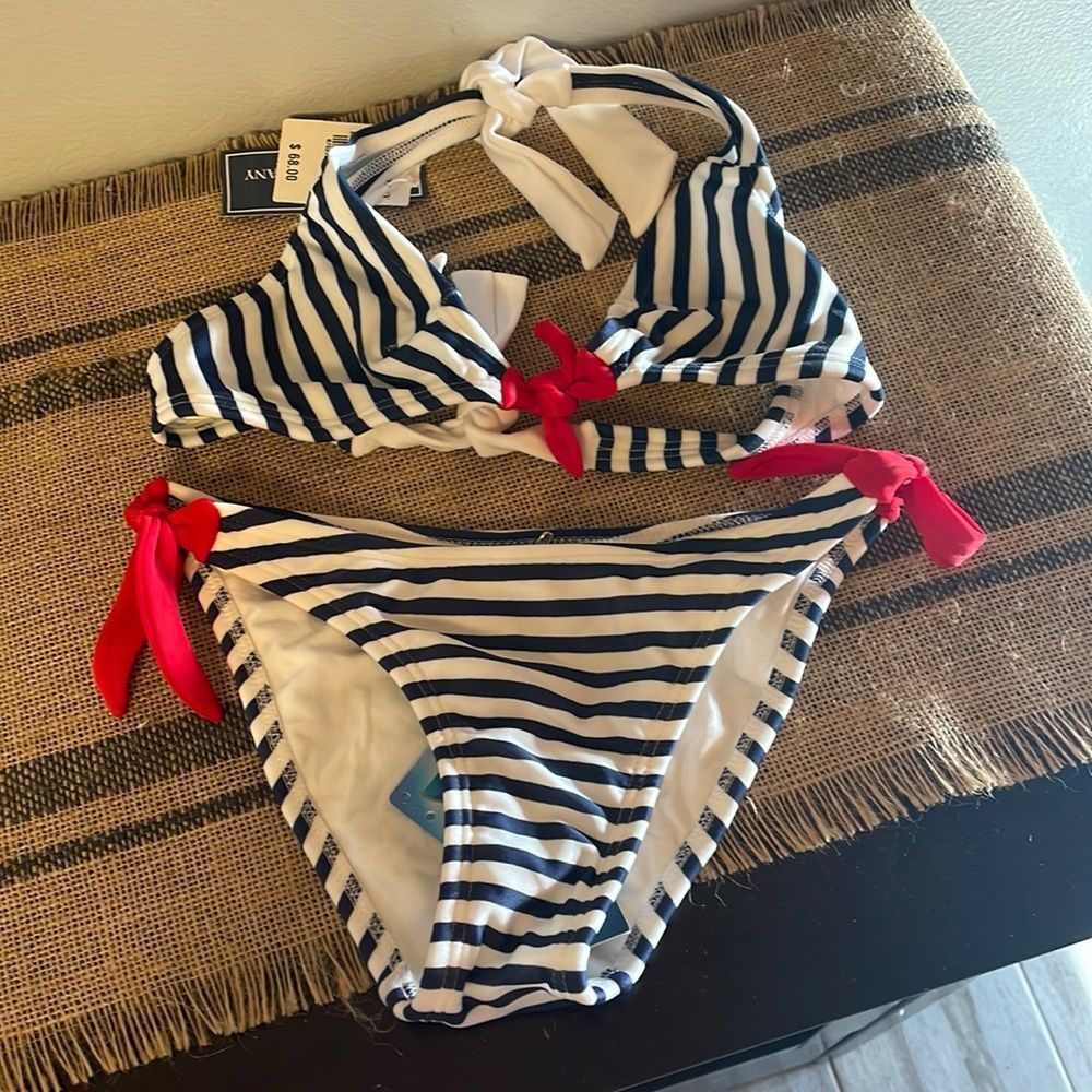 [Island Company] “LE French Bow Tie Bikini” - Size XS NWT